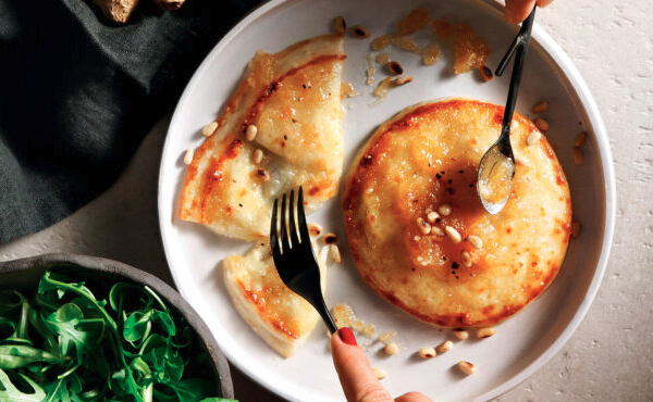 σαγανάκι-φούρνου-με-λαδοτύρι-μυτιλήν-563478673