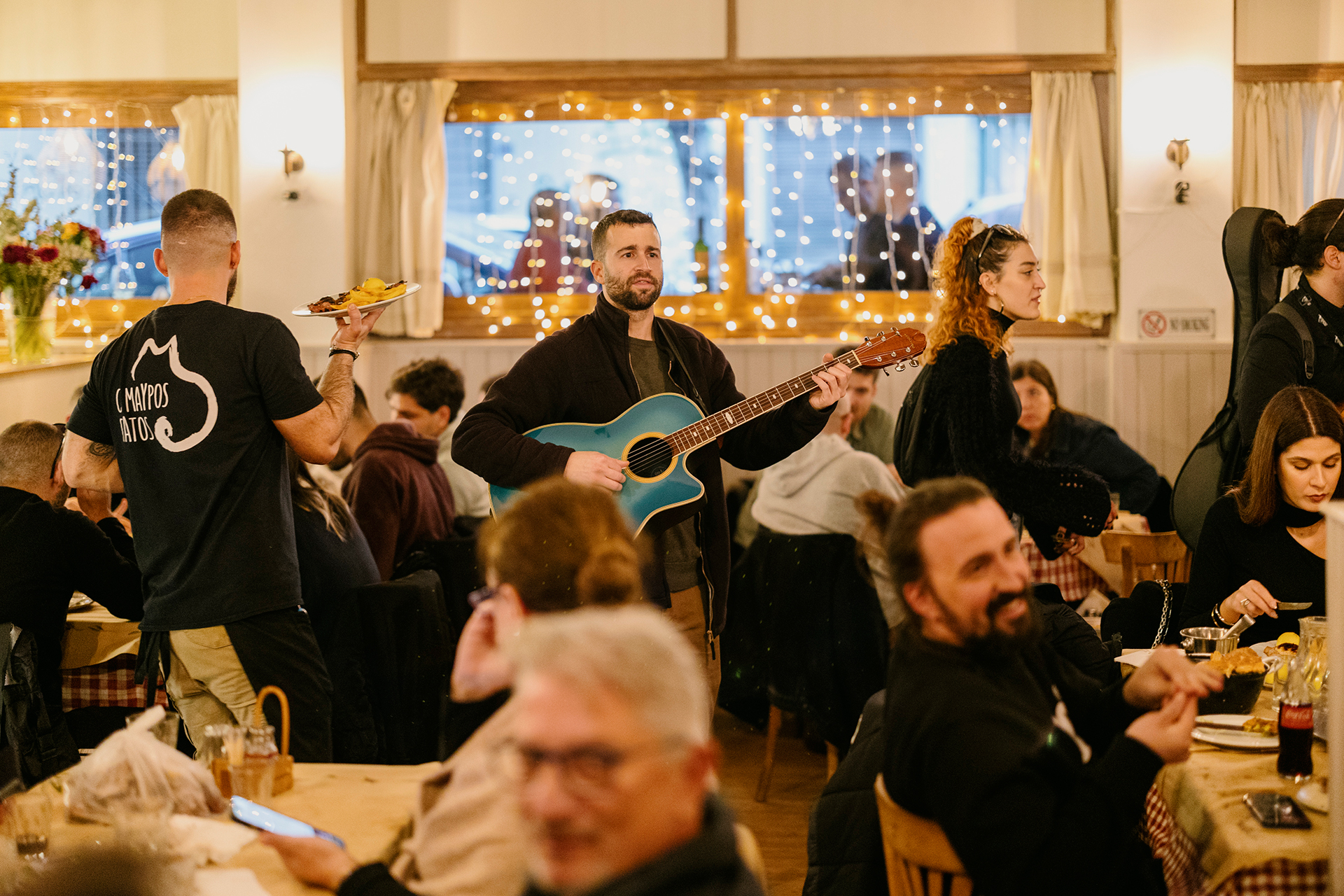 Μαύρος Γάτος: η ιδέα του παϊδιού και μια ατμόσφαιρα σαν γιορτή-3