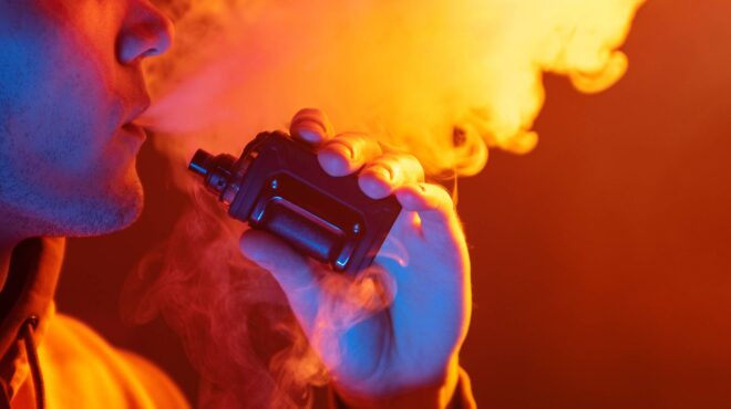 πιο-επικίνδυνο-από-το-κάπνισμα-το-άτμι-563484751