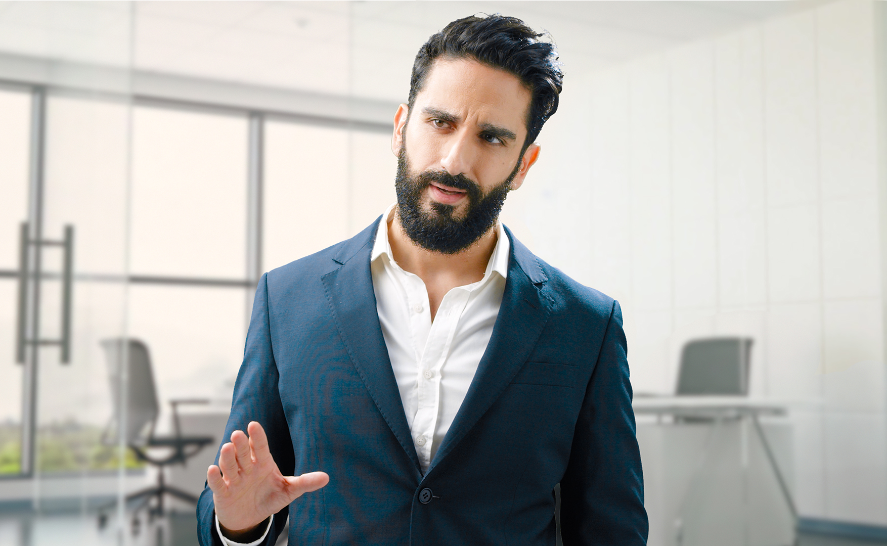 Διονύσης Ατζαράκης: «Ηθελα να κάνω μια κωμωδία όπως ακριβώς θα άρεσε σε μένα»-3