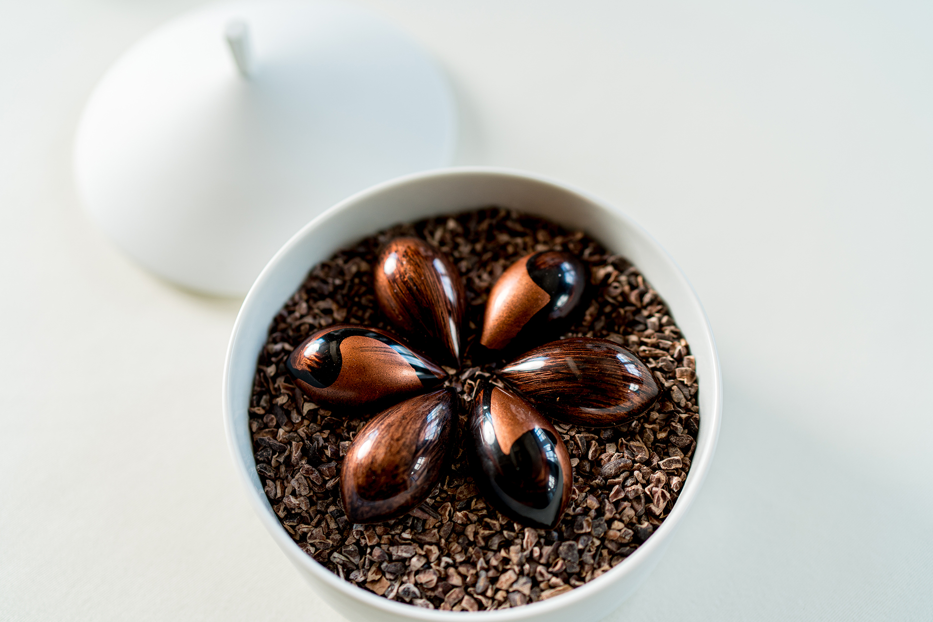 Σοκολατάκια με καπνιστό ουίσκι 10 ετών, φωτογραφία Marc Millar Photography