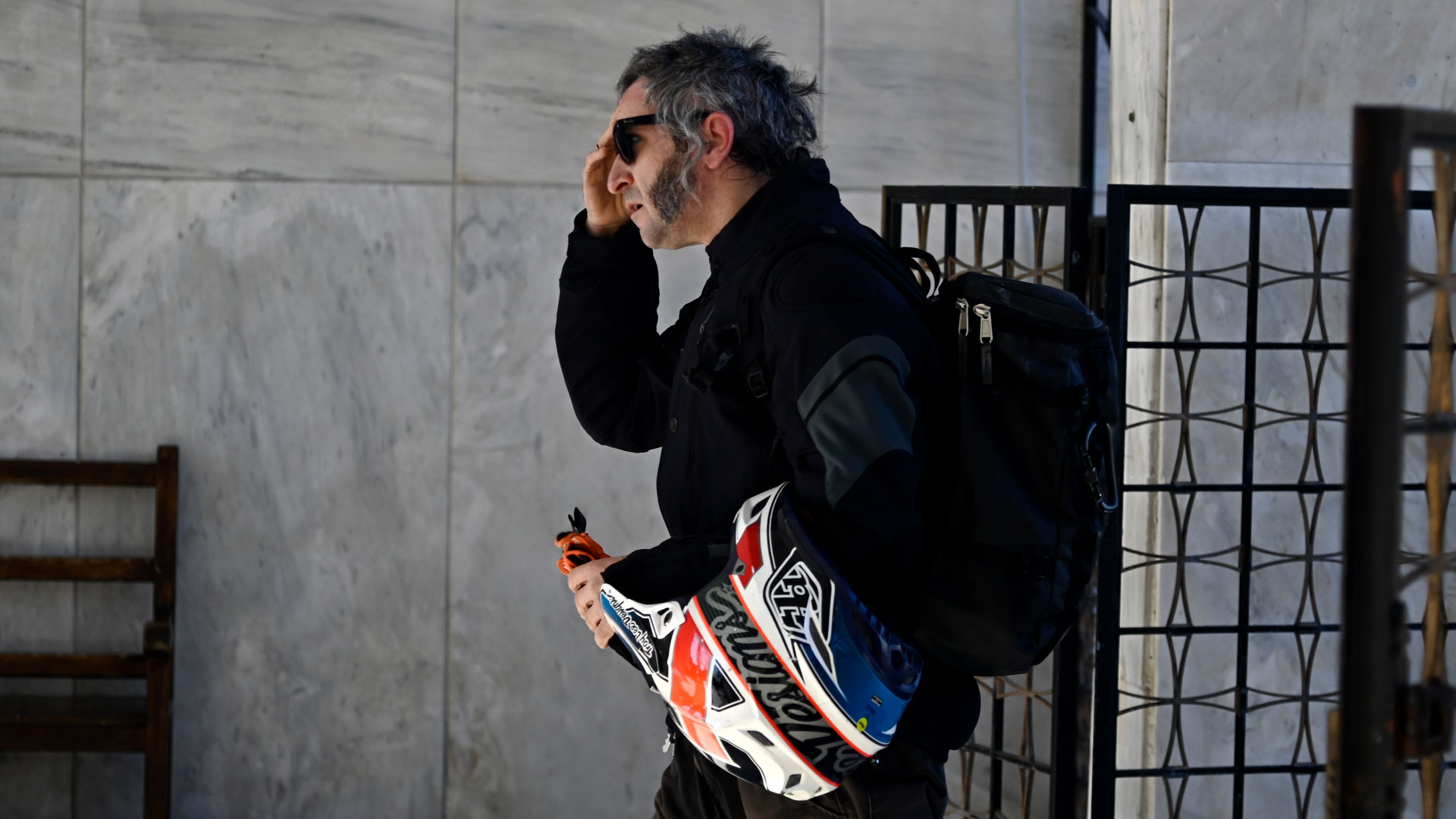 Ο κήρυκας του οπισθοδρομισμού-1