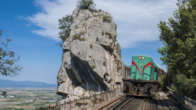 αυτοί-που-αγαπούν-να-βλέπουν-τα-τρένα-ν-563473390