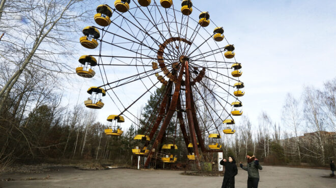 μια-διαφορετική-πιο-σκοτεινή-εκδοχ-563483044