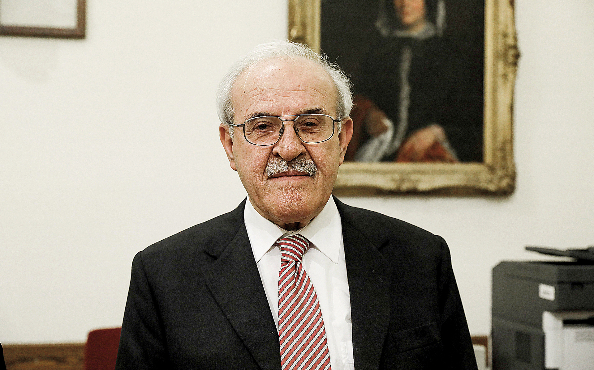 Ποιος σφίγγει την πεταλούδα της Δικαιοσύνης;-2