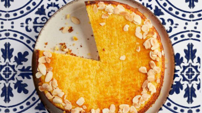 το-κέικ-της-κλαούντια-ρόντεν-με-αμύγδα-563451736