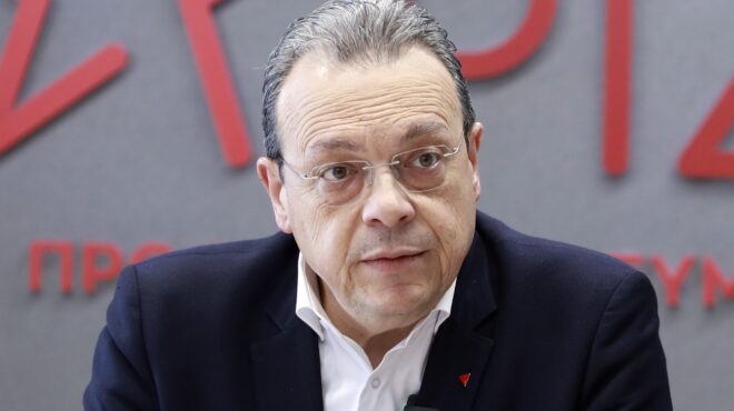 ζυγίζοντας-τις-μομφές-563487259