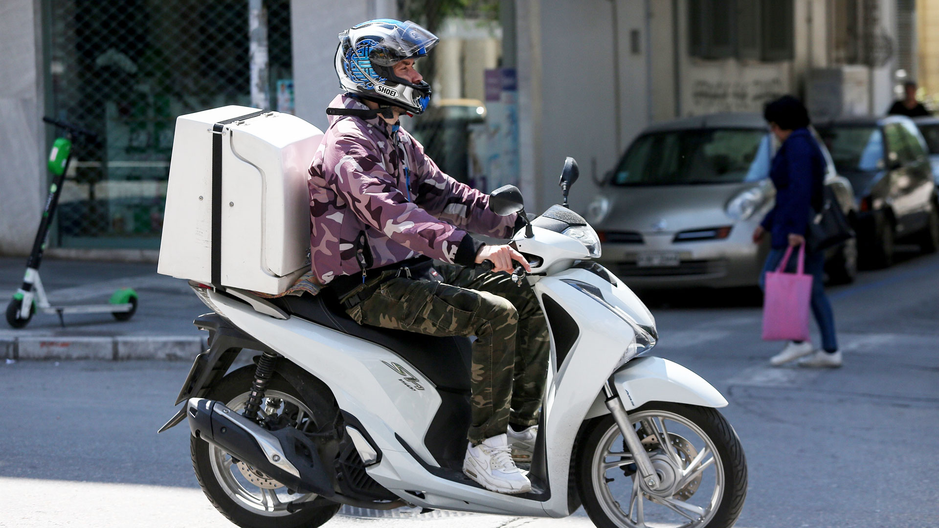 παραβιάζουν-stop-οδηγούν-ανάποδα-563475754