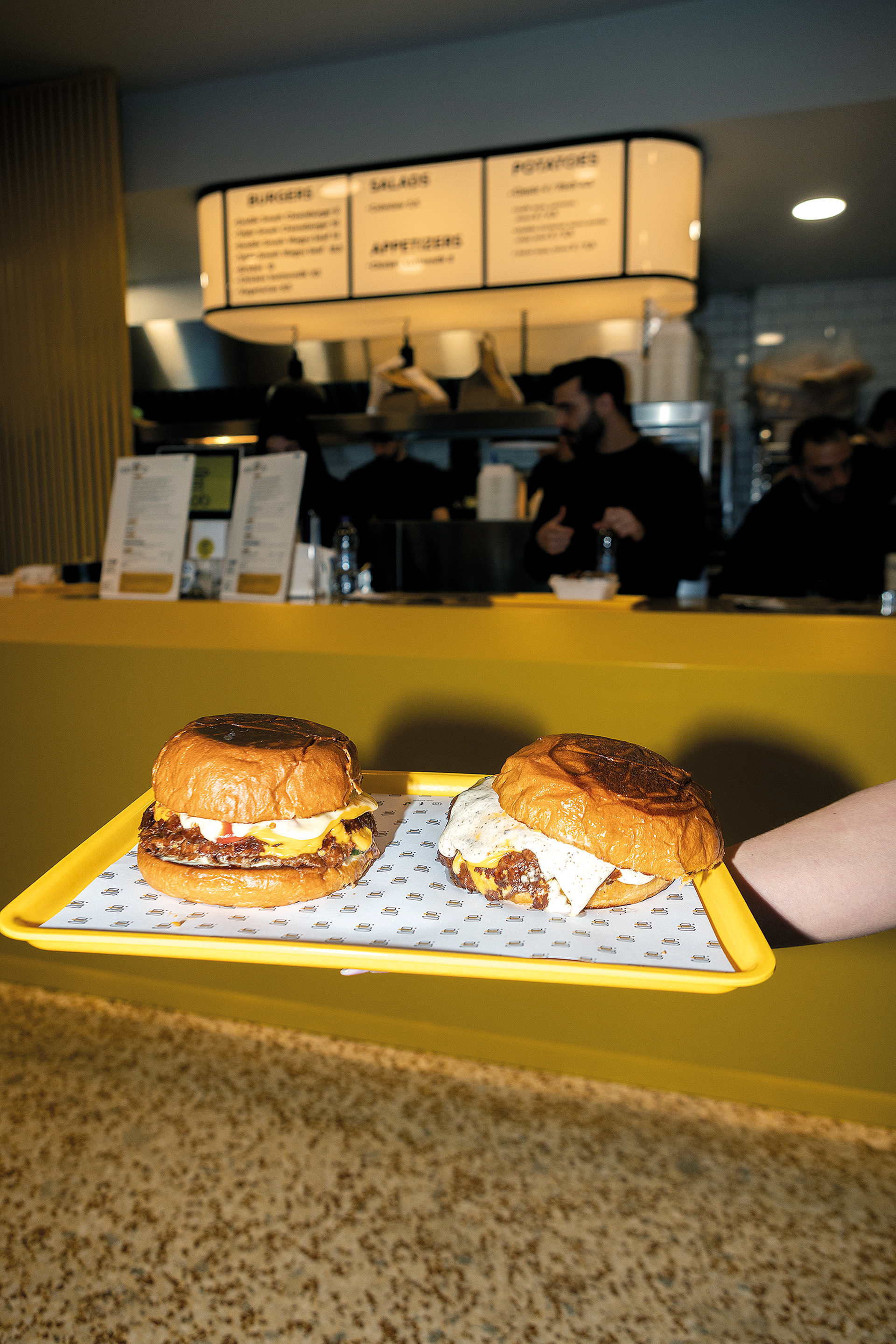 Πού τρώμε τα πιο λαχταριστά smash μπέργκερ στην Αθήνα-6