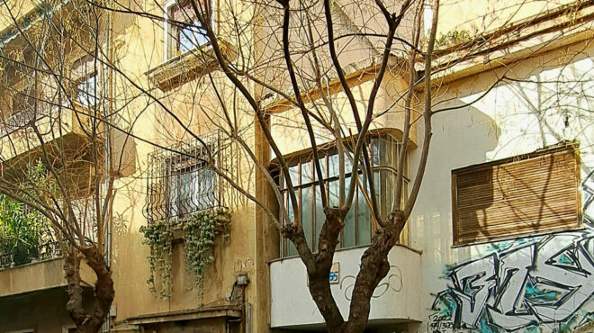 η-ατμόσφαιρα-της-οδού-σπετσών-563449366