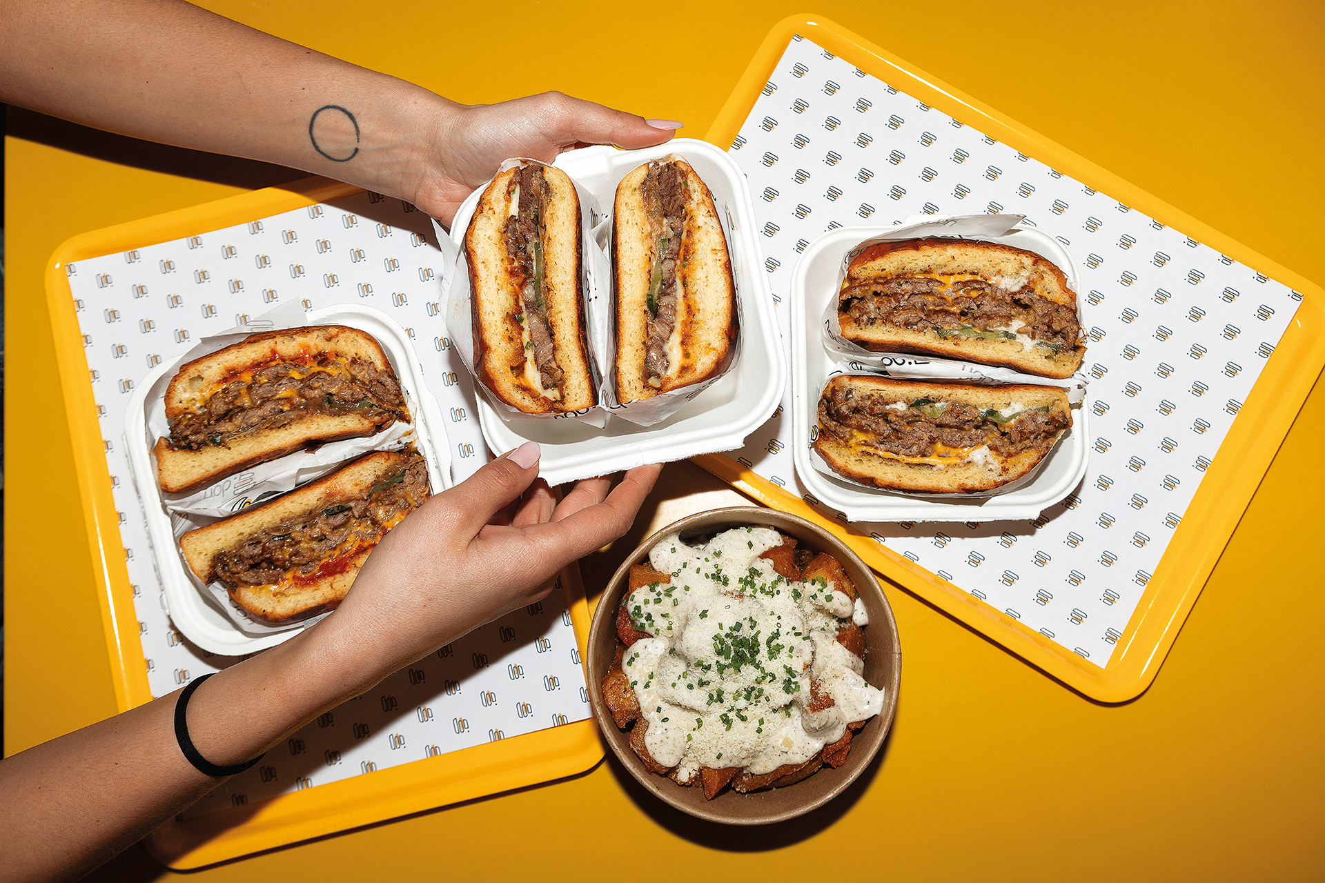 Πού τρώμε τα πιο λαχταριστά smash μπέργκερ στην Αθήνα-7