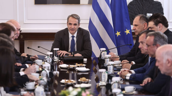 οσα-δεν-μπορεί-να-λύσει-ένας-ανασχηματ-563460700