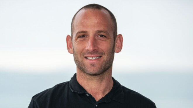 νιρ-αβισάι-κοέν-στην-κ-η-7η-οκτωβρίου-563458063