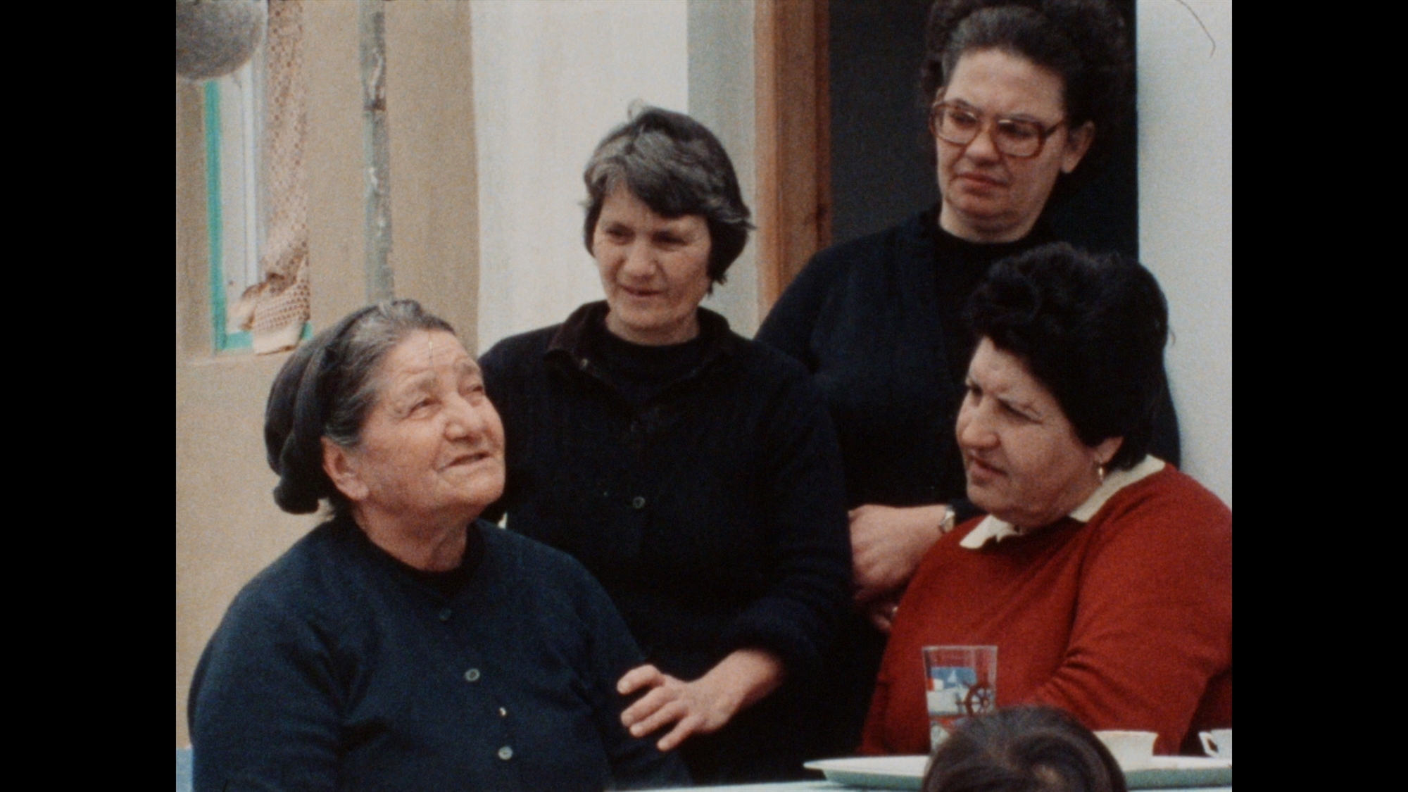 Σαν ξένοι στη χώρα μας-3