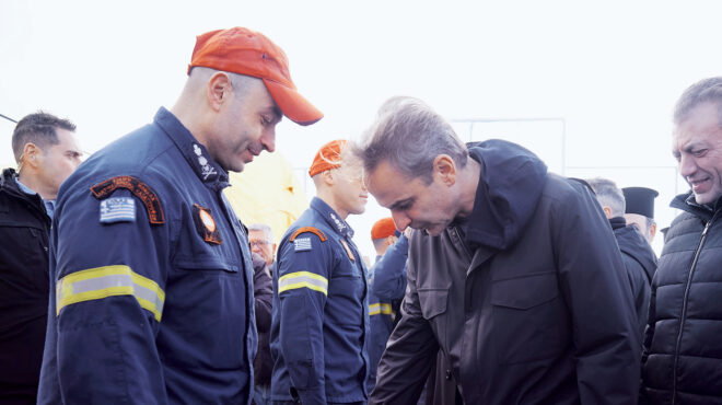 πλατειολάτρες-και-πλατειομάχοι-563460733