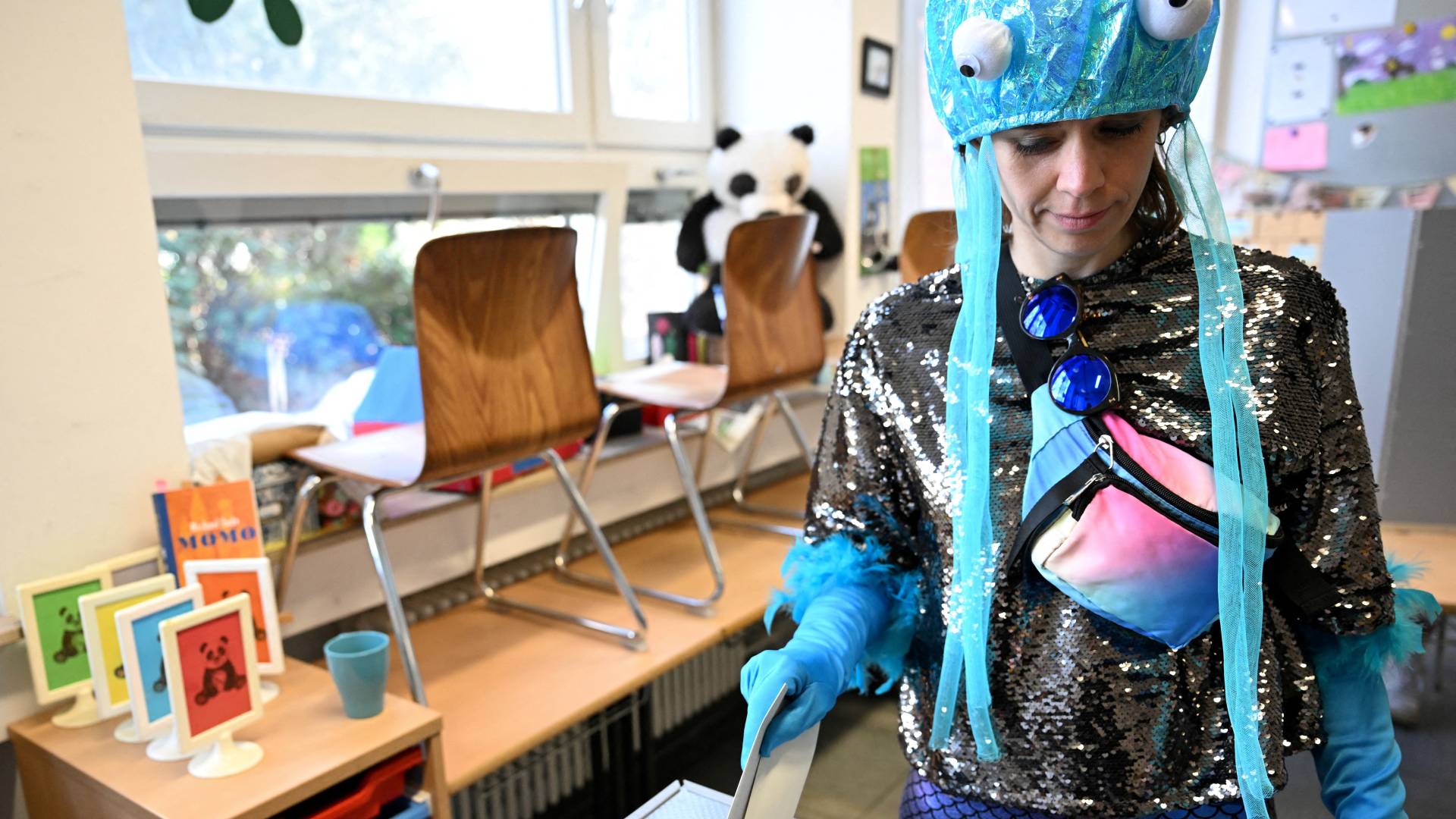 Στην κάλπη με αποκριάτικες στολές – Στιγμιότυπα από τις εκλογές στη Γερμανία-1