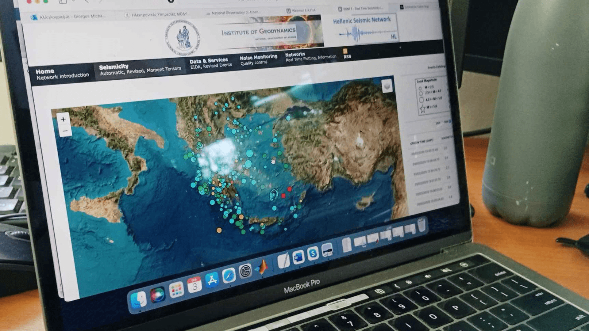 περιμένοντας-εναγωνίως-τις-μετρήσε-563450803