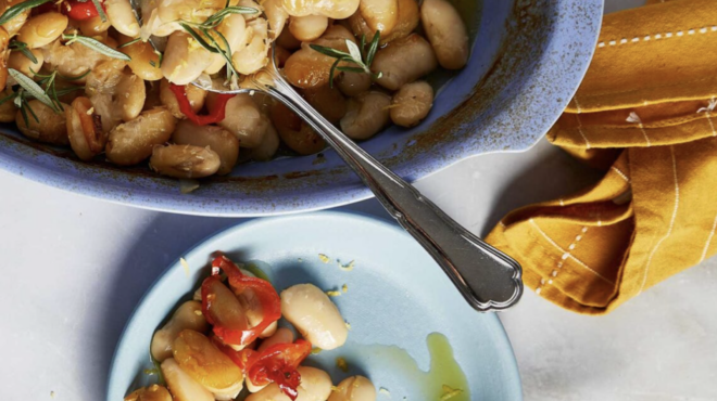 γίγαντες-λευκοί-στον-φούρνο-με-καπνισ-563490448