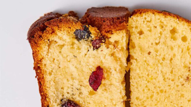 κέικ-λεμονιού-με-κράνμπερις-563485876