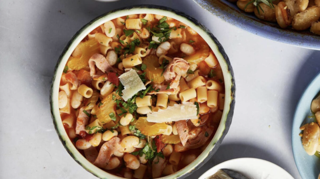 λευκά-φασόλια-με-κοφτό-μακαρονάκι-pasta-e-fagioli-563484499
