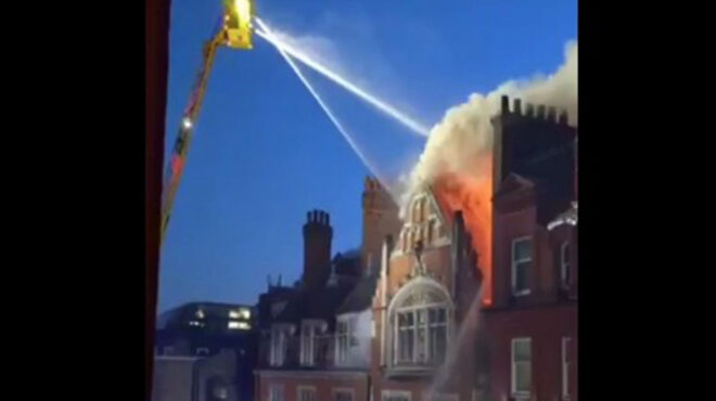 λονδίνο-πυρκαγιά-σε-πολυτελές-ξενοδο-563472868