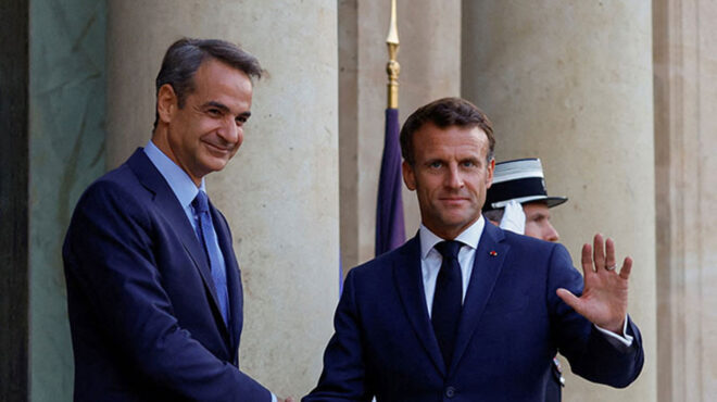 συνάντηση-μητσοτάκη-μακρόν-στο-παρί-563461489