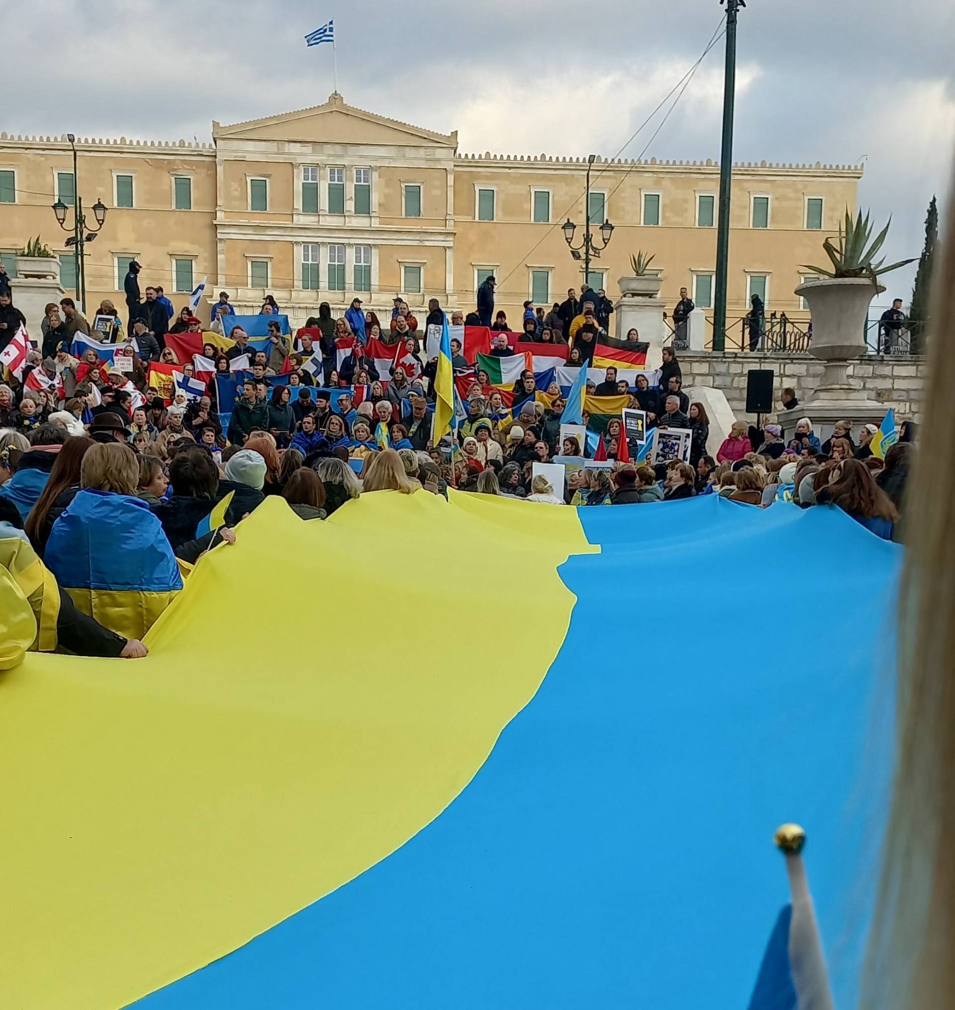 Σύνταγμα: Συγκέντρωση για τα 3 χρόνια από τη ρωσική εισβολή στην Ουκρανία-3