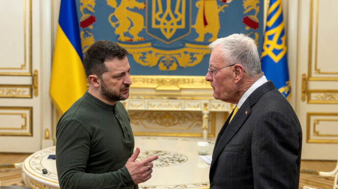 κίεβο-και-ουάσινγκτον-συνεχίζουν-τ-563480671