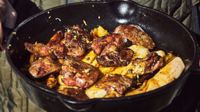 πράσα-με-συκωτάκια-πουλιών-ένας-μεζές-563472928