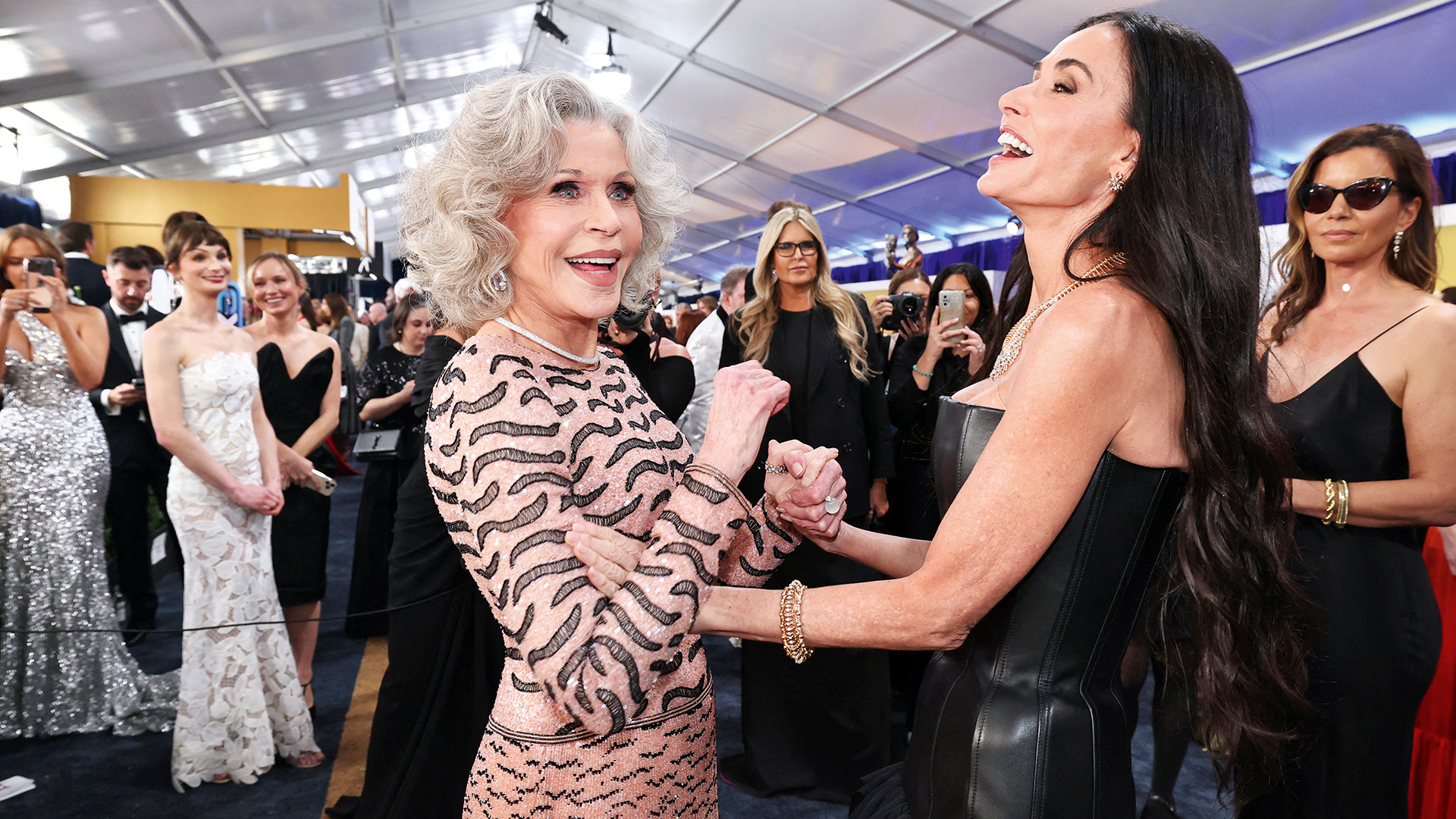 γιατί-οι-γυναίκες-ζουν-περισσότερο-563488201