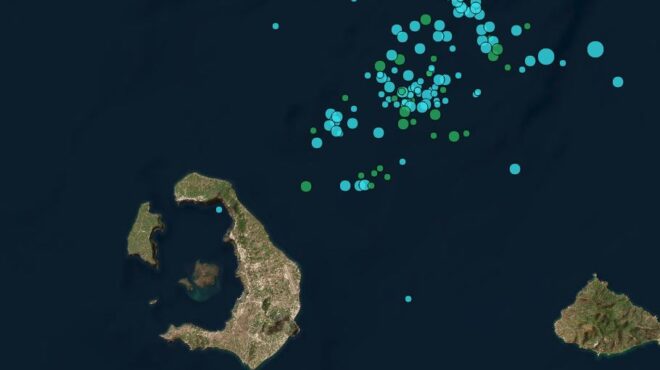 σαντορίνη-ανησυχία-από-το-μπαράζ-σεισ-563448994