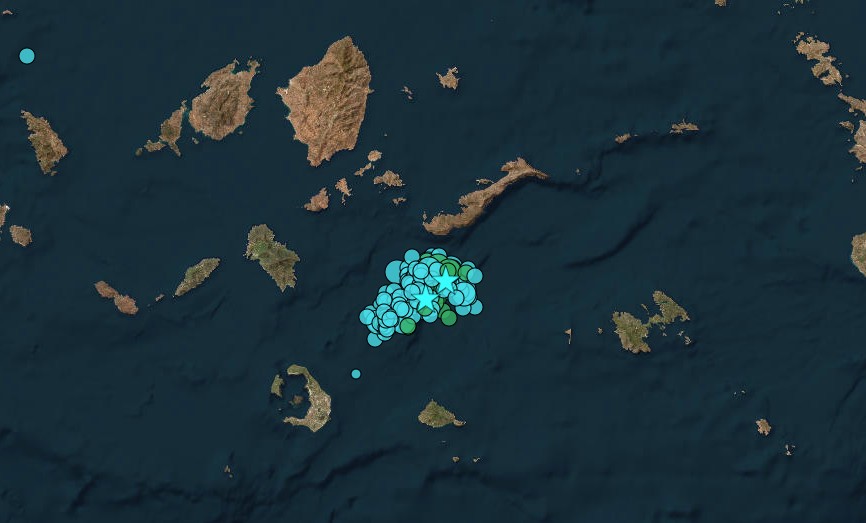 Σαντορίνη: «Μπαράζ» σεισμικών δονήσεων στις Κυκλάδες – Τι λένε οι ειδικοί για τον σεισμό των 5,3 Ρίχτερ-1