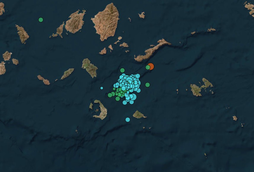 Μπαράζ σεισμικών δονήσεων άνω των 4 Ρίχτερ σε Σαντορίνη και Αμοργό – «Δεν μπορούμε να εφησυχάσουμε»-2