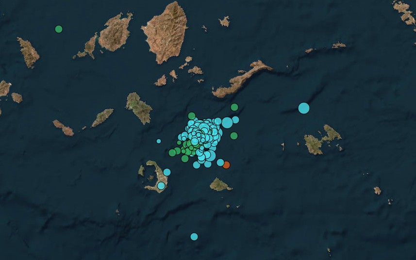 Αλλεπάλληλες σεισμικές δονήσεις στις Κυκλάδες – Ηχησε το «112» σε Σαντορίνη, Ιο, Αμοργό και Ανάφη-1