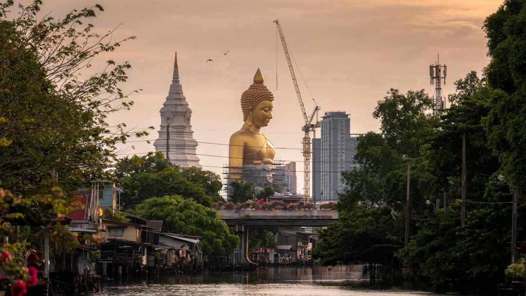η-μπανγκόκ-γοητεύει-με-τις-αντιθέσεις-563486023