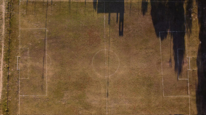 το-γκρίζο-ποδοσφαιρικό-αποτύπωμα-563467894