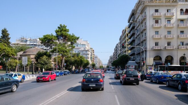 θεσσαλονίκη-700-εγκαταλελειμμένα-οχήμα-563461885