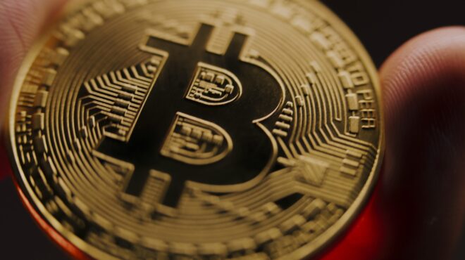 bitcoin-σε-χαμηλό-3-μηνών-κάτω-από-τις-90-000-δολάρι-563486491