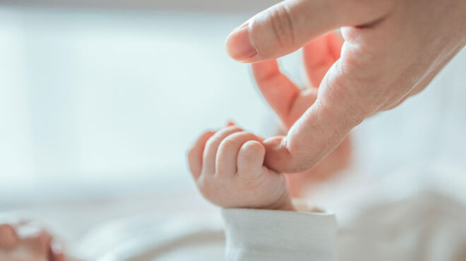 σαντορίνη-αγοράκι-γεννήθηκε-στο-νοσο-563464528