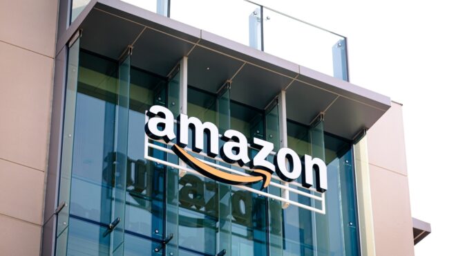 πώς-η-amazon-ξεπέρασε-τη-walmart-σε-πωλήσεις-563459572