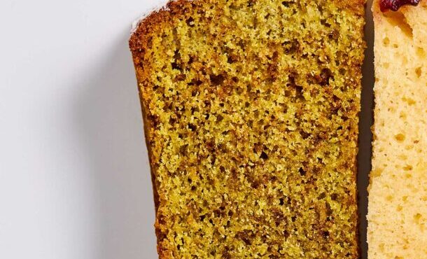 κέικ-λεμονιού-σιροπιαστό-με-τσάι-matcha-και-563469955