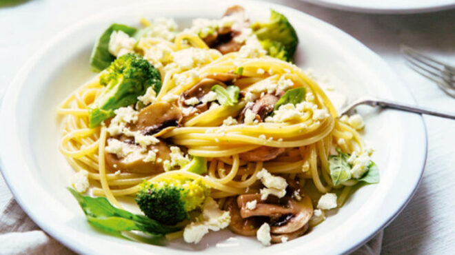 σπαγγέτι-με-μπρόκολο-και-μανιτάρια-563457817