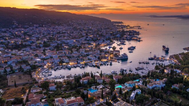 σπέτσες-ο-λιμενάρχης-έκλεισε-το-παλιό-563478934