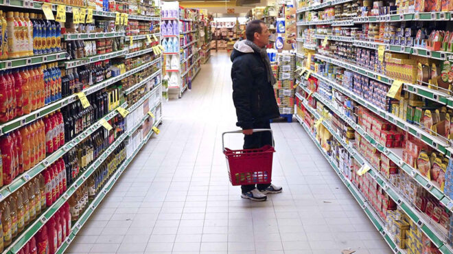 εκτινάχθηκε-στο-44-ο-πληθωρισμός-στο-βέ-563489962