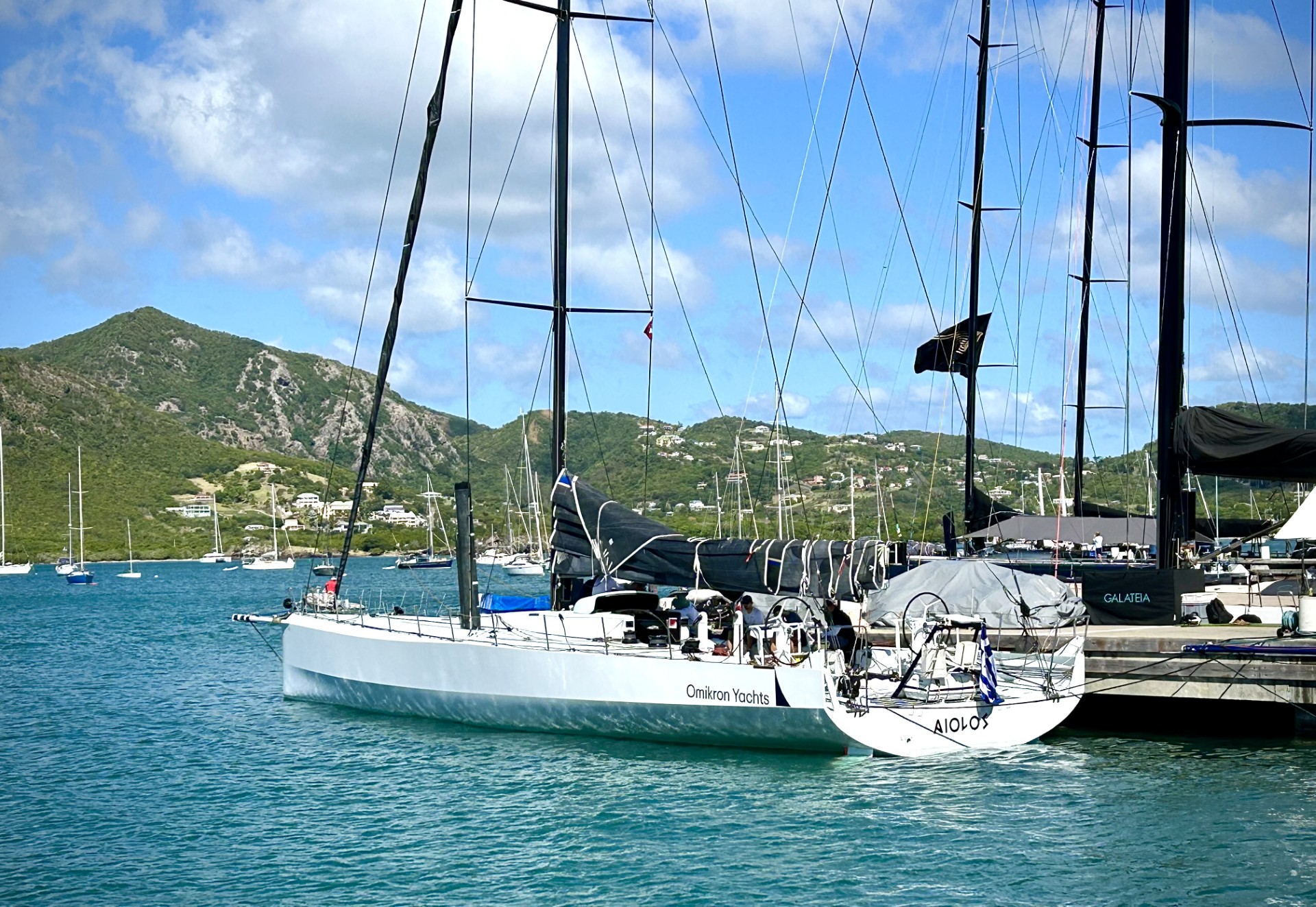 Ένα ελληνικό σκάφος σε τροπική ρότα-1