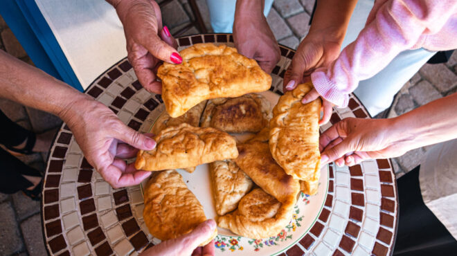 τυρόψωμα-για-την-τυρινή-20-ξεχωριστές-σ-563486437