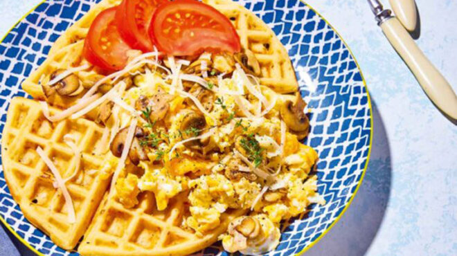 βάφλες-με-γραβιέρα-μέσα-στη-ζύμη-563457799