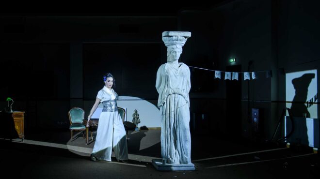 ο-κόσμος-έχει-ανάγκη-από-γέλιο-και-happy-end-563534317