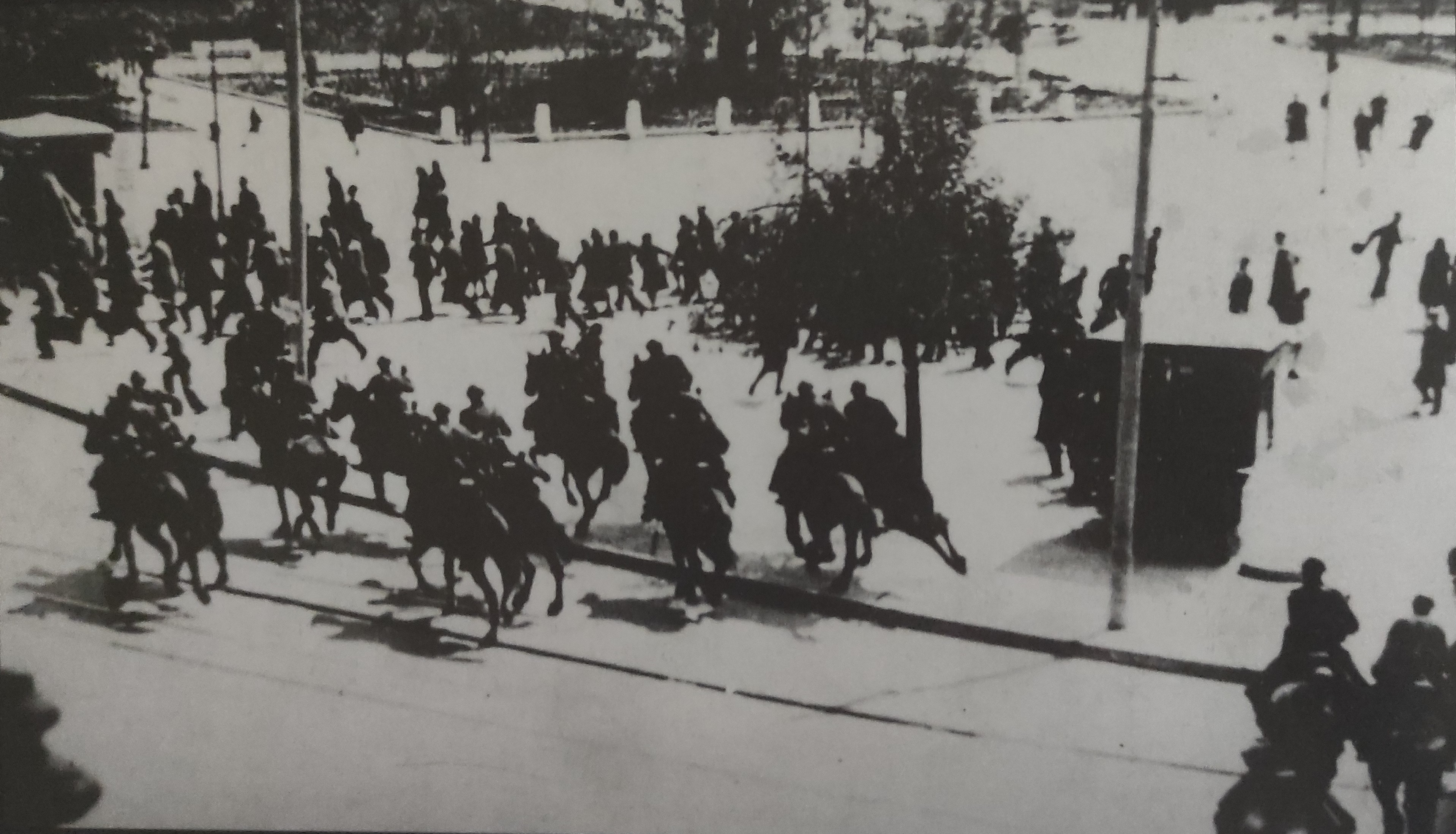 25η Μαρτίου: Από τον Οθωνα στις πρώτες παρελάσεις και τις συλλήψεις φοιτητών-11