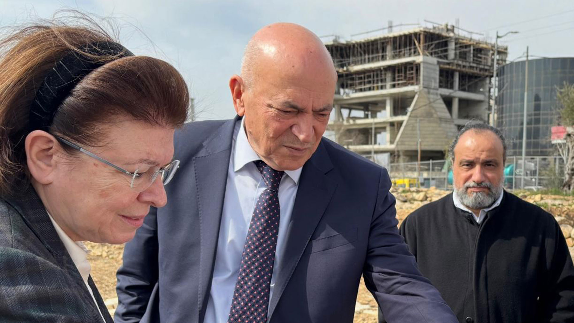 Λ. Μενδώνη: Συναντήσεις στη Ραμάλα με υπουργούς της Παλαιστινιακής Αρχής-1